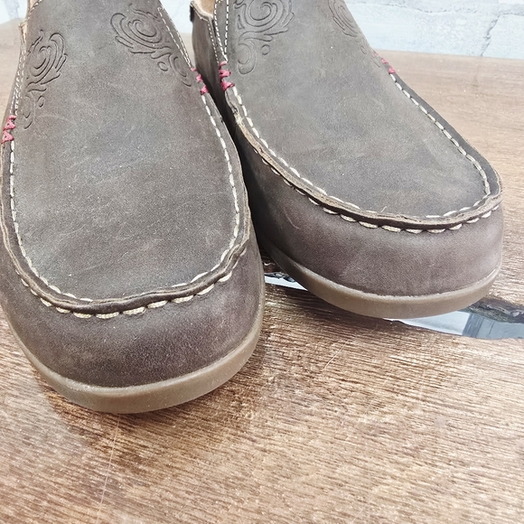 Olulai Leather Slip Ons - Picture 3 of 7